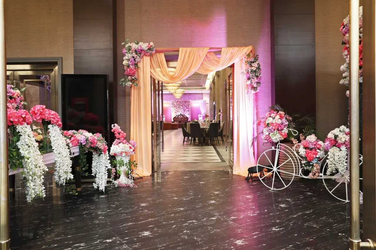 The Tivoli Royal Court
